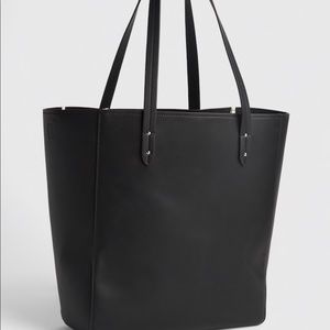 Gap tote